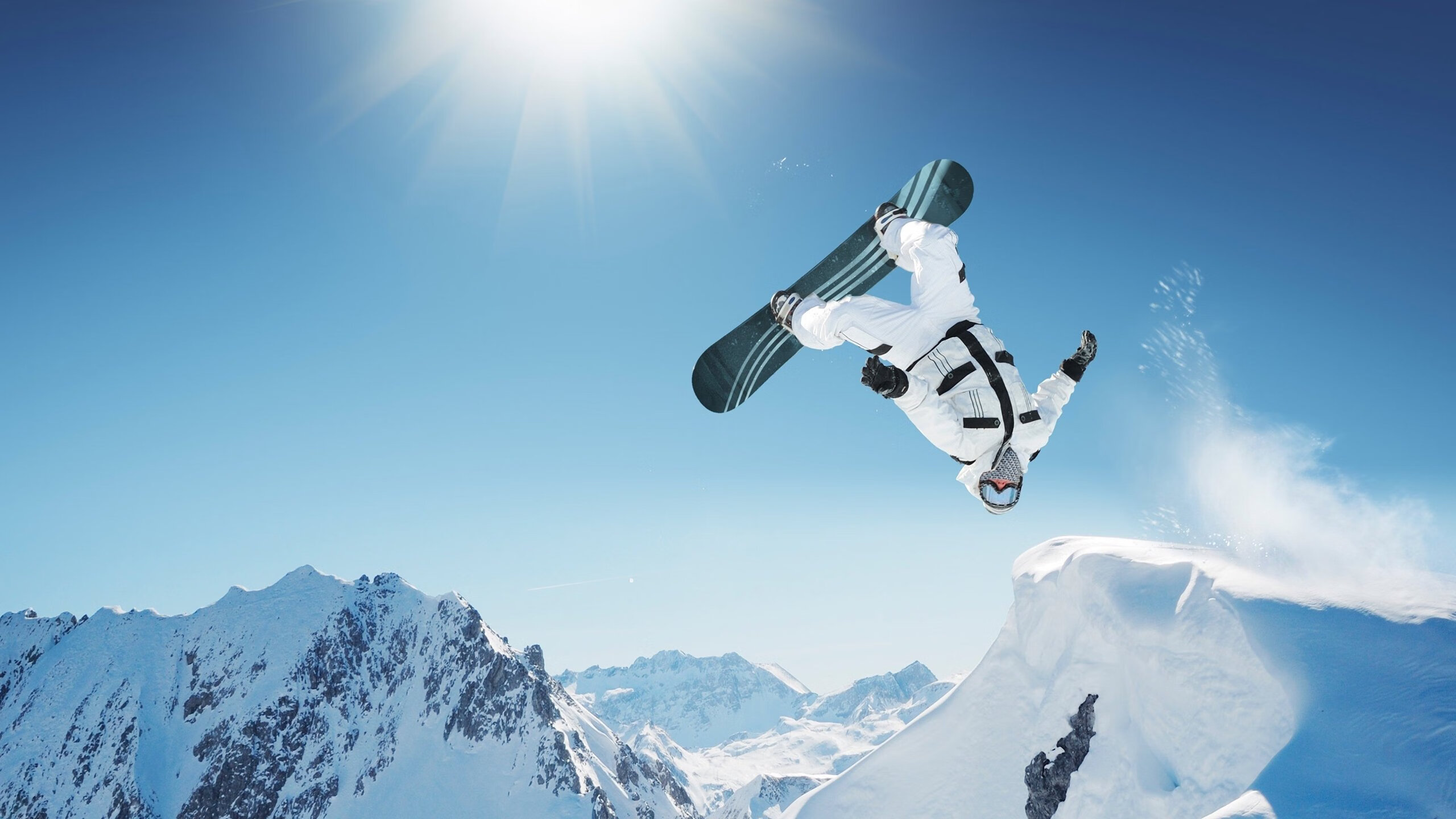 逆转宿命，湖人绝境收割雄鹿，季后赛焦点战见证新传奇