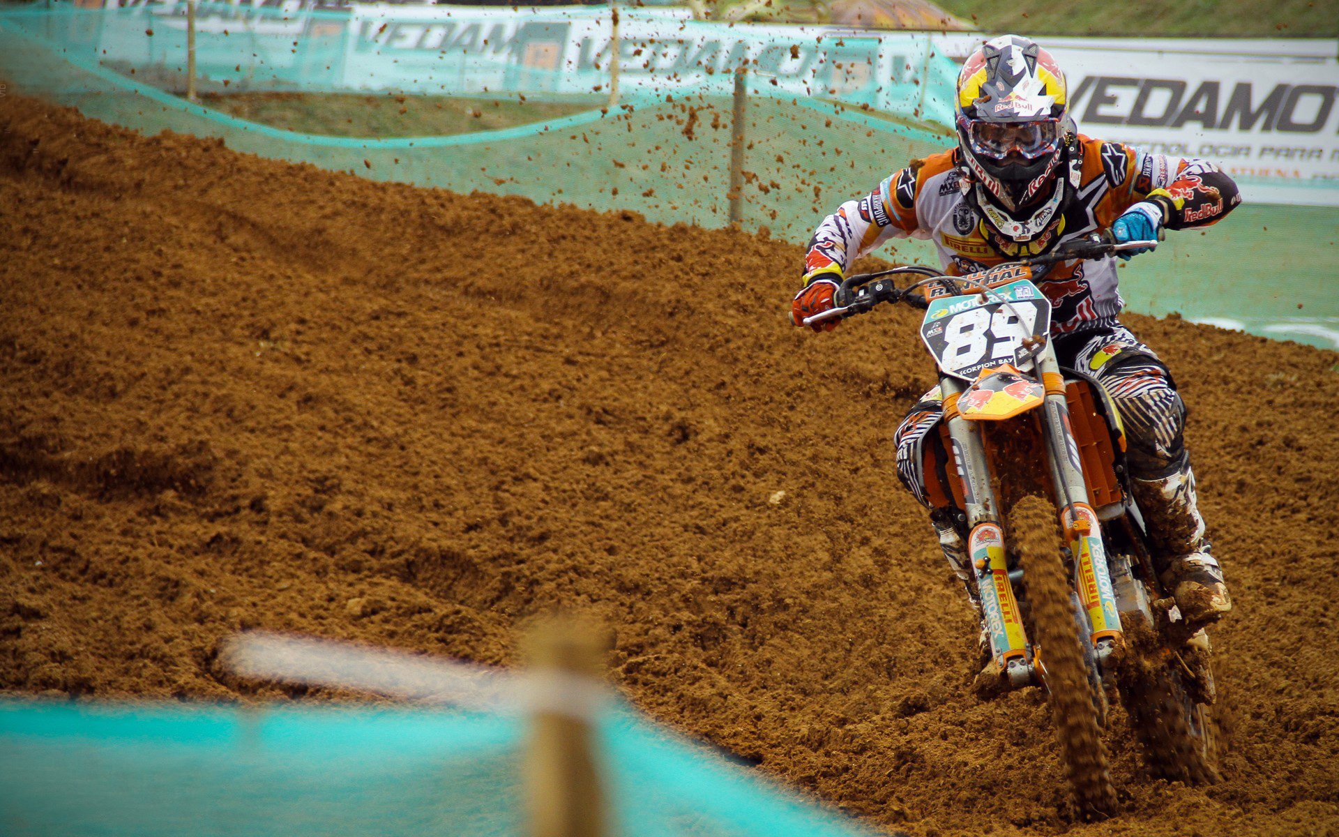 红土之王再显神威，蒙特卡洛轻取法网，纳达尔带队书写传奇